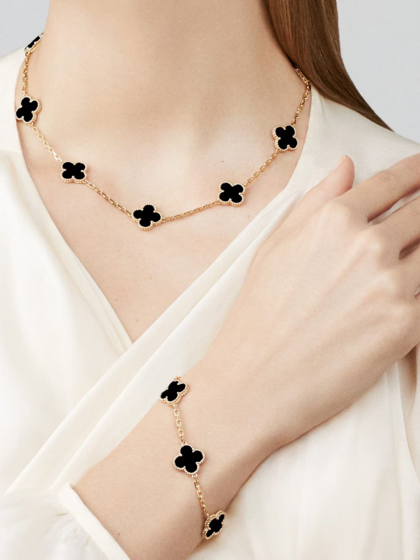 COMBO ALHAMBRA COLLAR - PULSERA - ARETES Y ANILLO BLACK - VᗅN-CLᎬᎬF