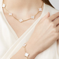 COMBO ALHAMBRA COLLAR - PULSERA - ARETES Y ANILLO WHITE - VᗅN-CLᎬᎬF