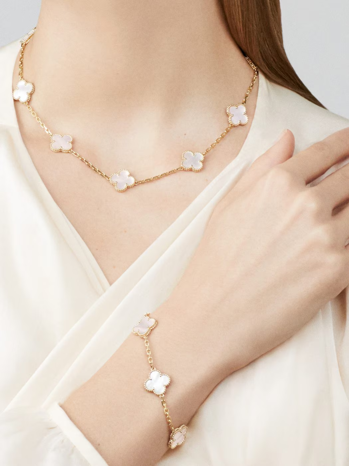 COMBO ALHAMBRA COLLAR - PULSERA - ARETES Y ANILLO WHITE - VᗅN-CLᎬᎬF