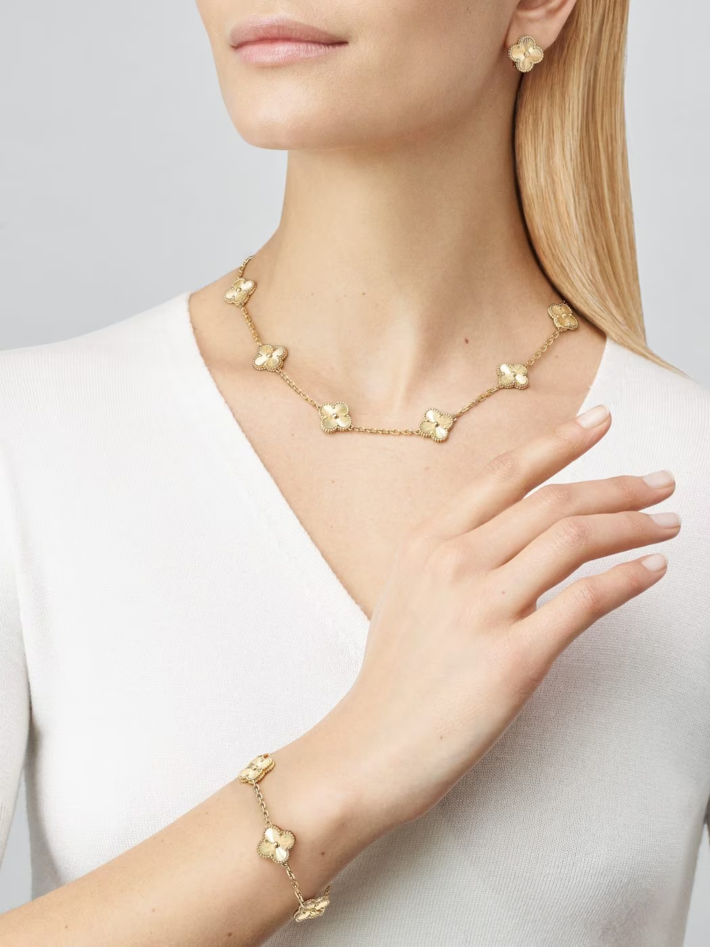 COMBO ALHAMBRA COLLAR - PULSERA - ARETES Y ANILLO GOLD - VᗅN-CLᎬᎬF