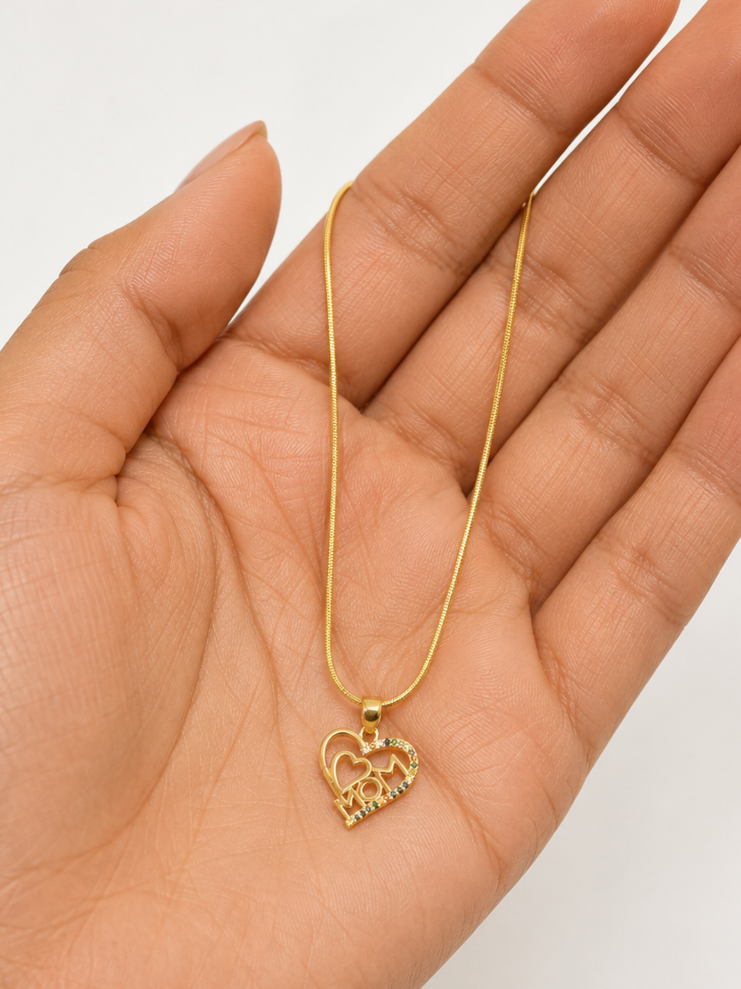 CADENA MAMÁ 💖 - ACERO INOXIDABLE CON BAÑO DE ORO 18K